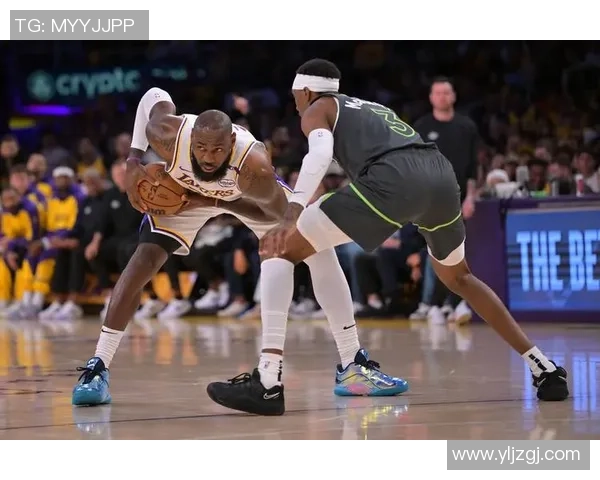 湖人队与森林狼的激烈对决展现NBA赛季的精彩与悬念 湖人队与森林狼的激烈对决展现NBA赛季的精彩与悬念